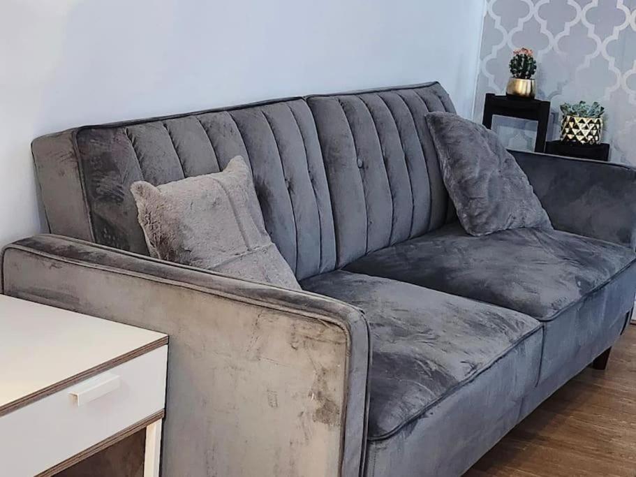 Spacious Ground Floor 2 Bedroom 2 Bathroom Flat In Hatfield Near Hertfordshire University Private Car Park Sleeps 5-6 Exterior foto