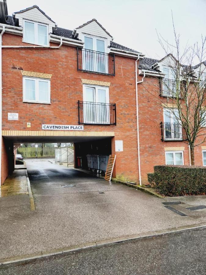 Spacious Ground Floor 2 Bedroom 2 Bathroom Flat In Hatfield Near Hertfordshire University Private Car Park Sleeps 5-6 Exterior foto